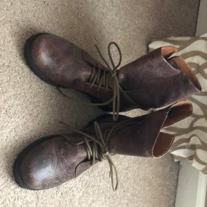 Gentle Souls Brown Leather Ankle Boots. Size 8
